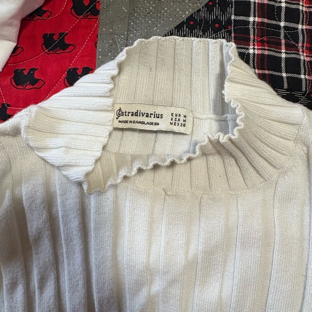 Stradivarius Off-White Ribbed Turtleneck Sweater
